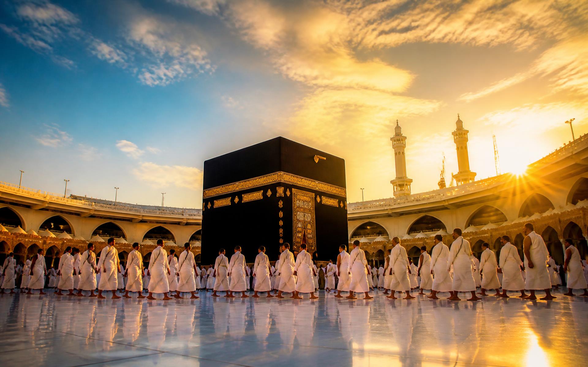 الكعبة المشرفة في المسجد الحرام عند الغروب